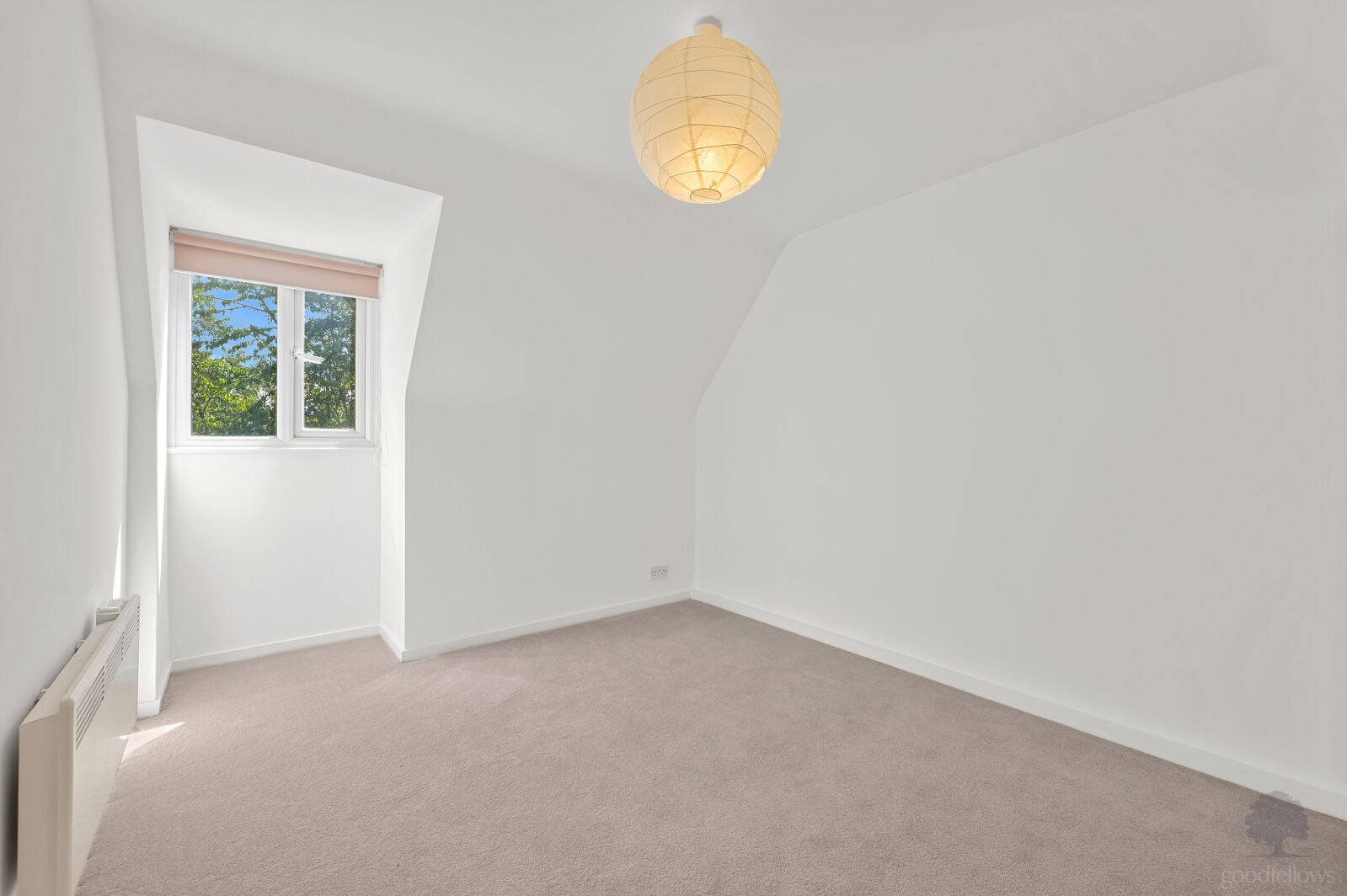 House Grove Road in Greater London
