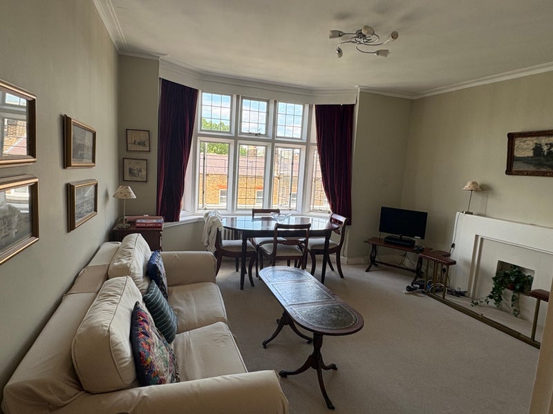 Flat Queen Square in Greater London