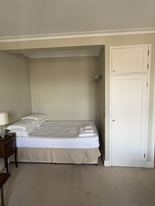 Flat Queen Square in Greater London