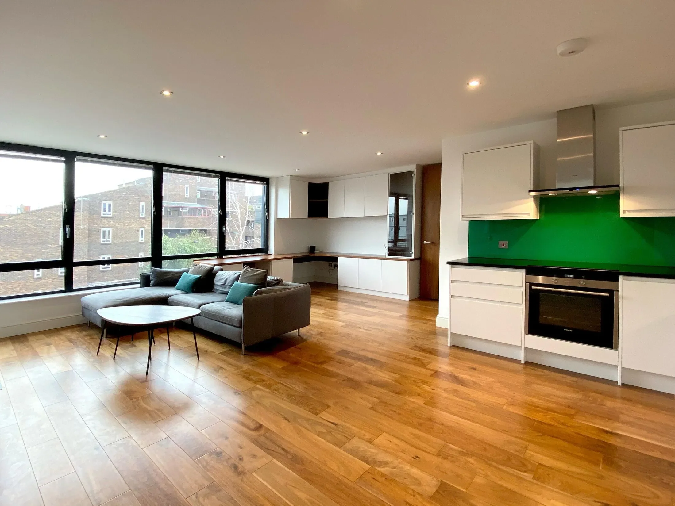 Flat Prince Regent Mews in Greater London