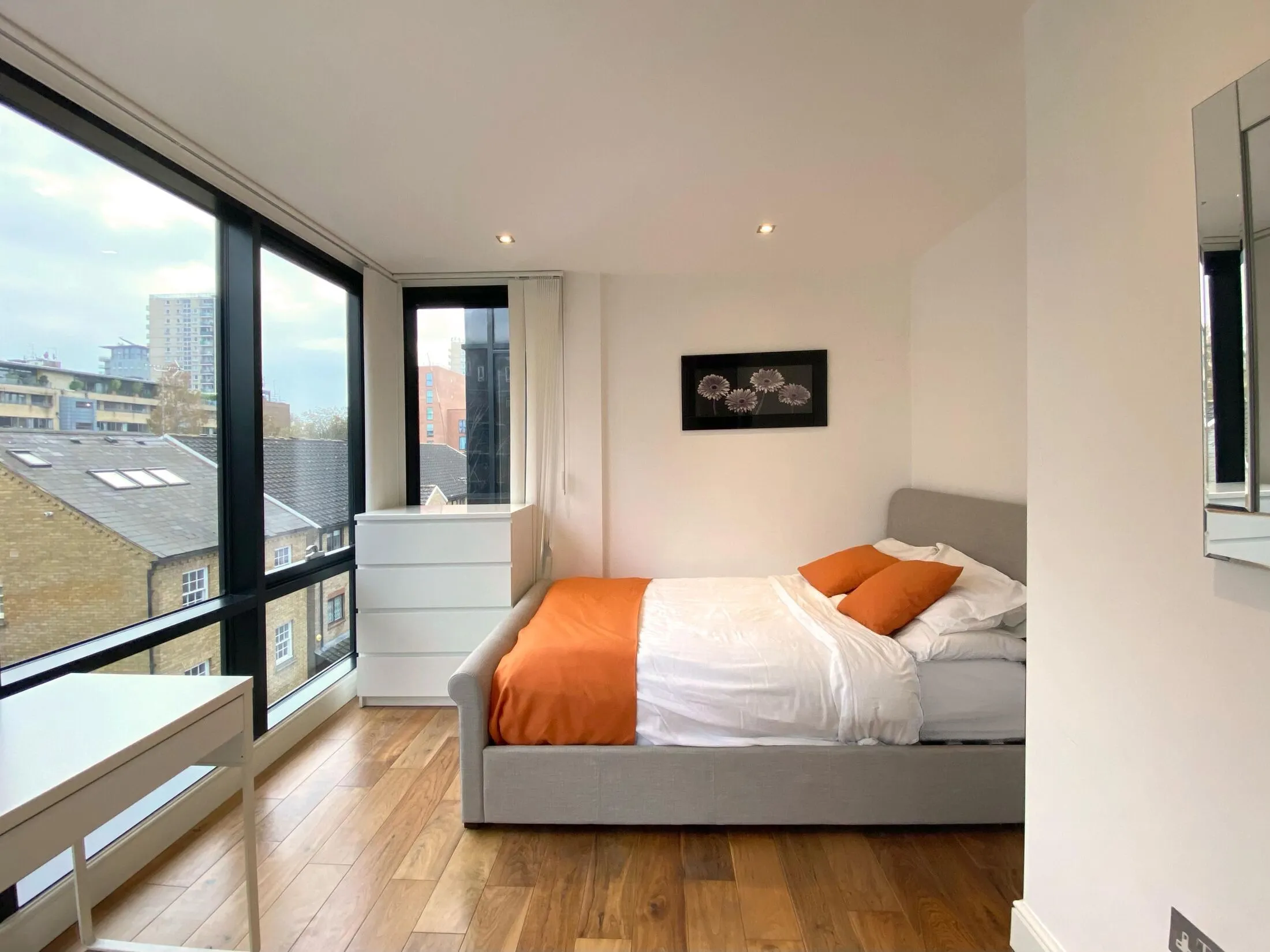 Flat Prince Regent Mews in Greater London