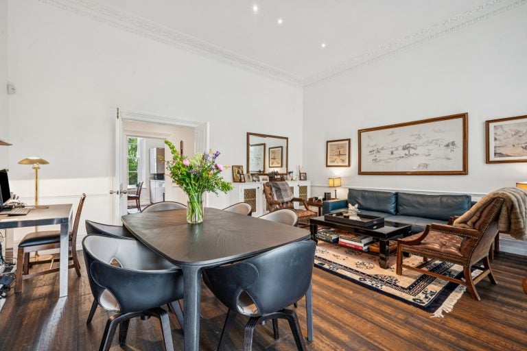 Flat Onslow Square in Greater London