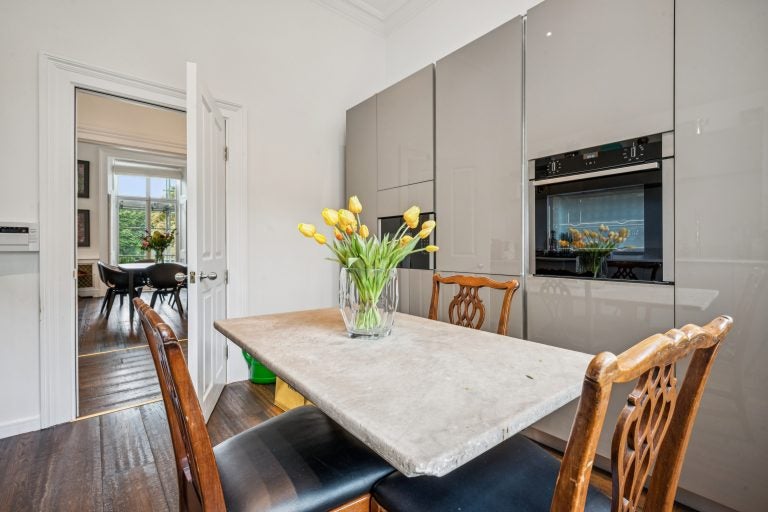 Flat Onslow Square in Greater London