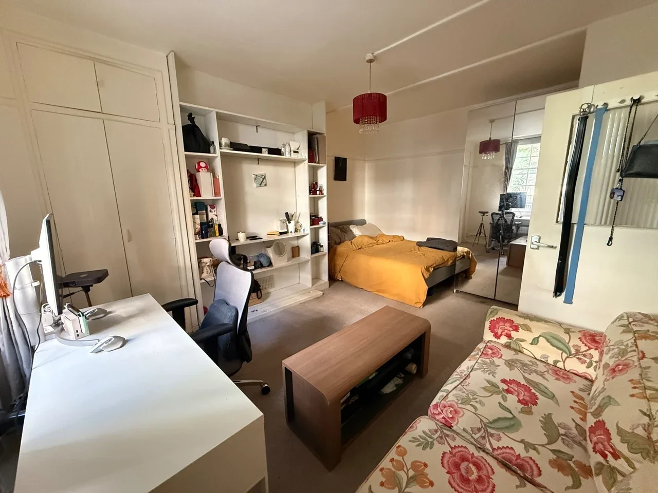 Flat Portpool Lane in Greater London