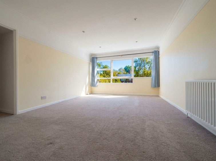 Flat Parkleys in Greater London
