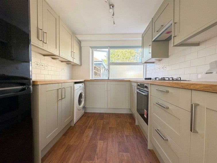 Flat Parkleys in Greater London