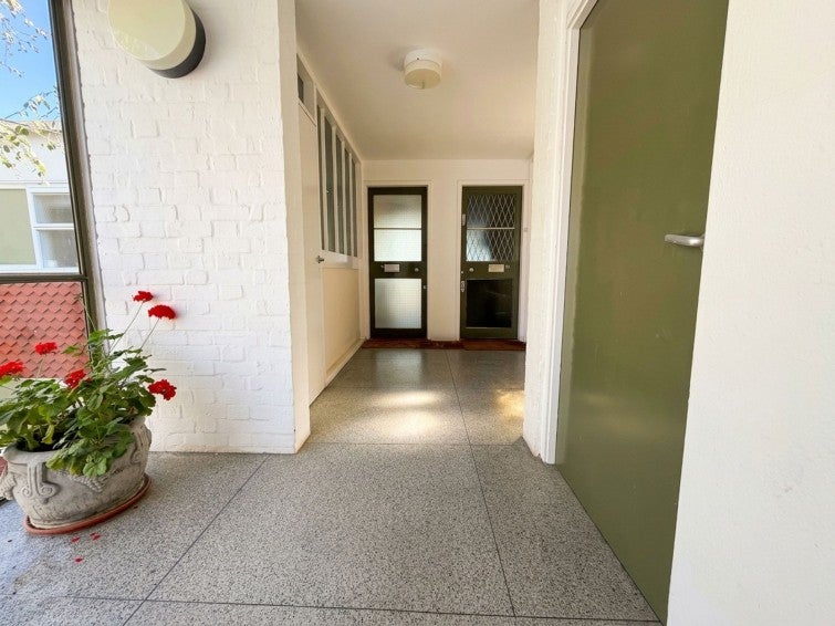 Flat Parkleys in Greater London