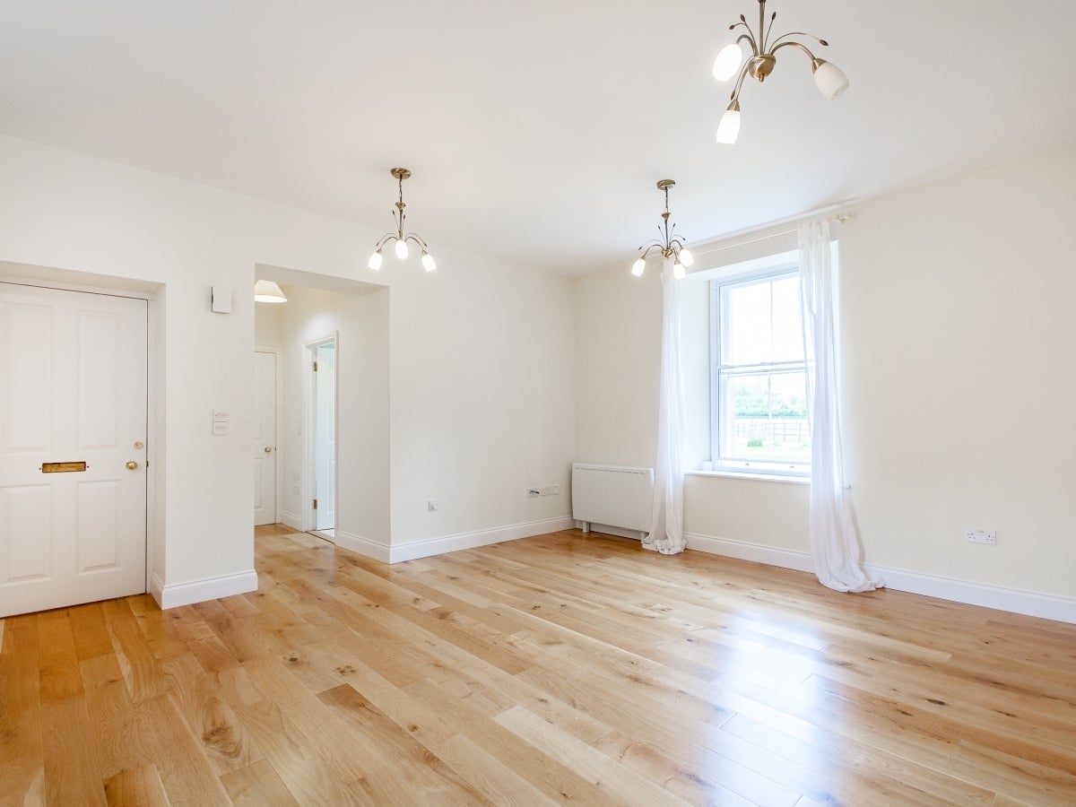 Flat Upper Astrop Road in King's Sutton