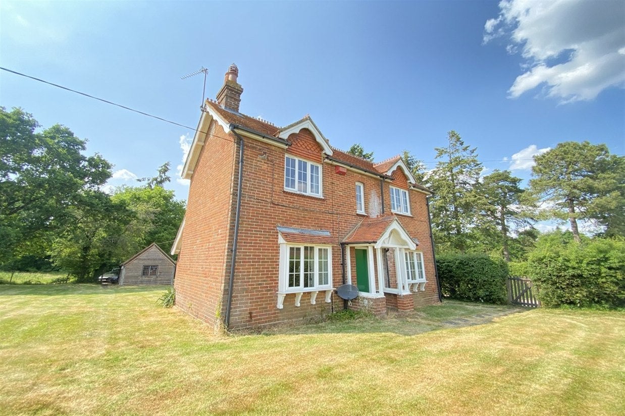 House Worlds End Hill in Winkfield
