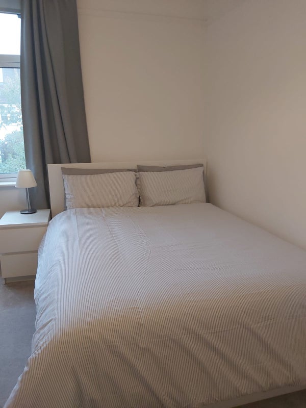 Room Compton Road in Greater London