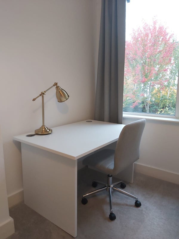 Room Compton Road in Greater London