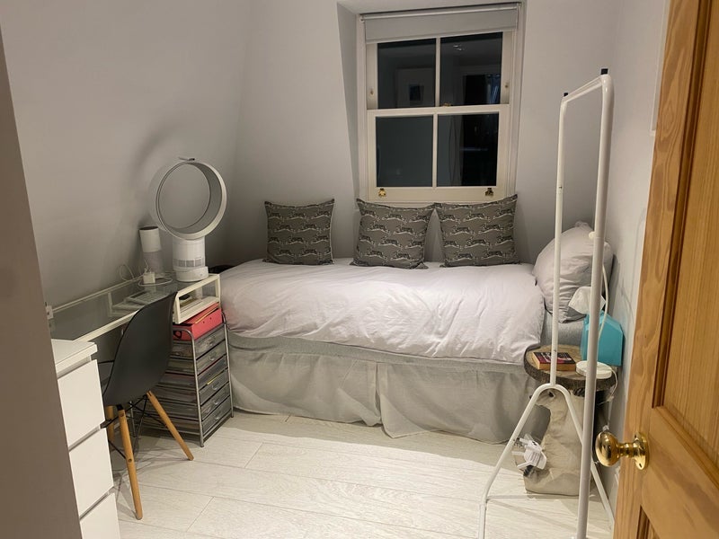 Room Cardross Street in Greater London