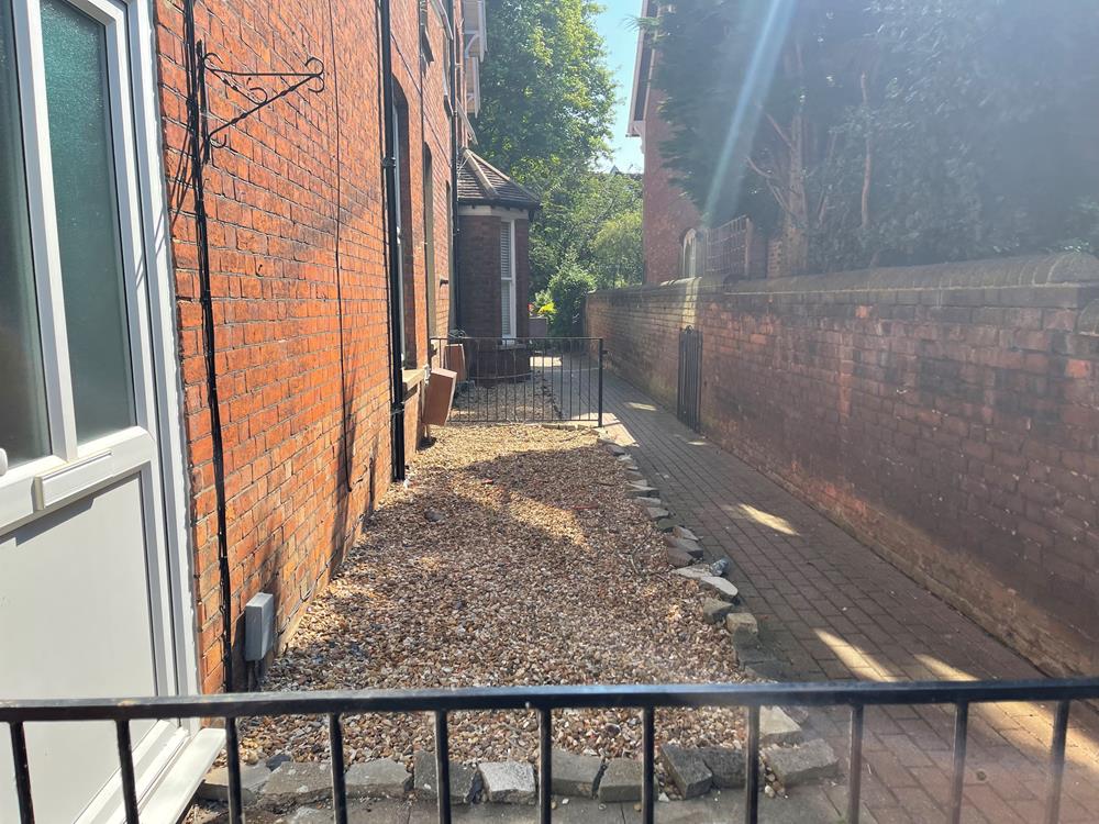 Flat De Parys Avenue in Bedford