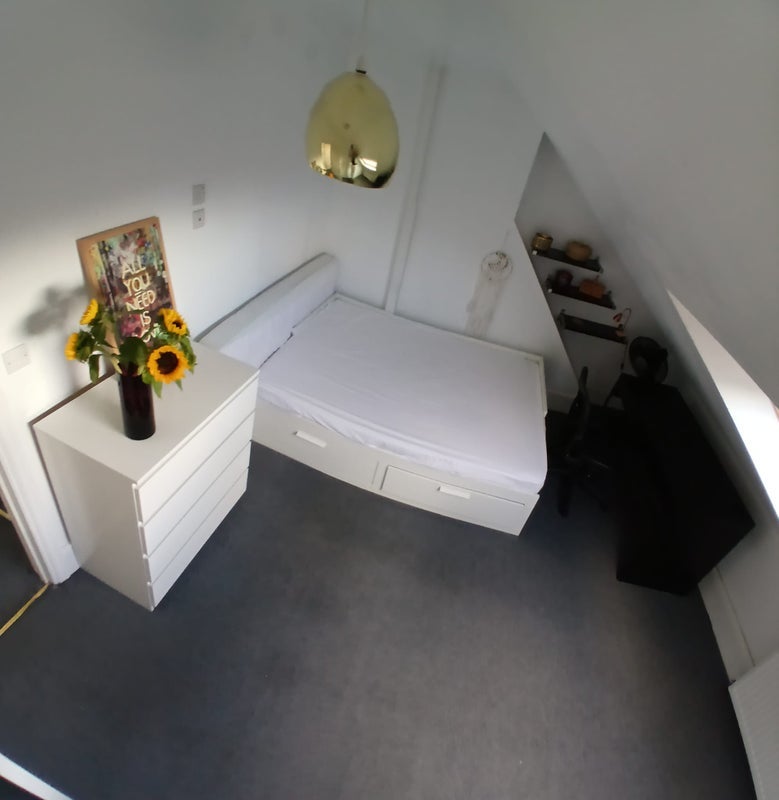 Room Westbury Avenue in Greater London
