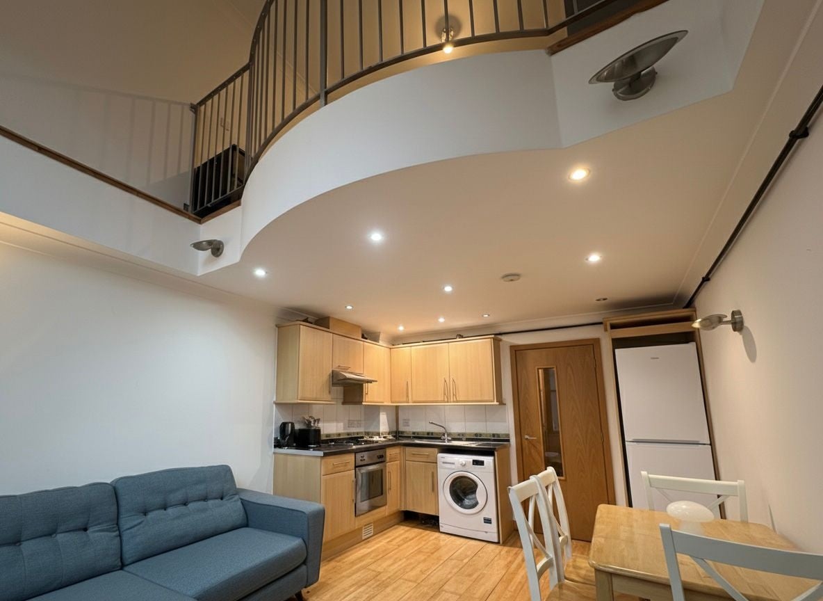 Flat Whitechapel Road in Greater London