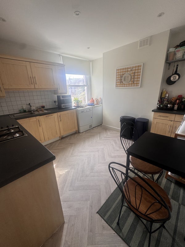 Room Dawes Road in Greater London
