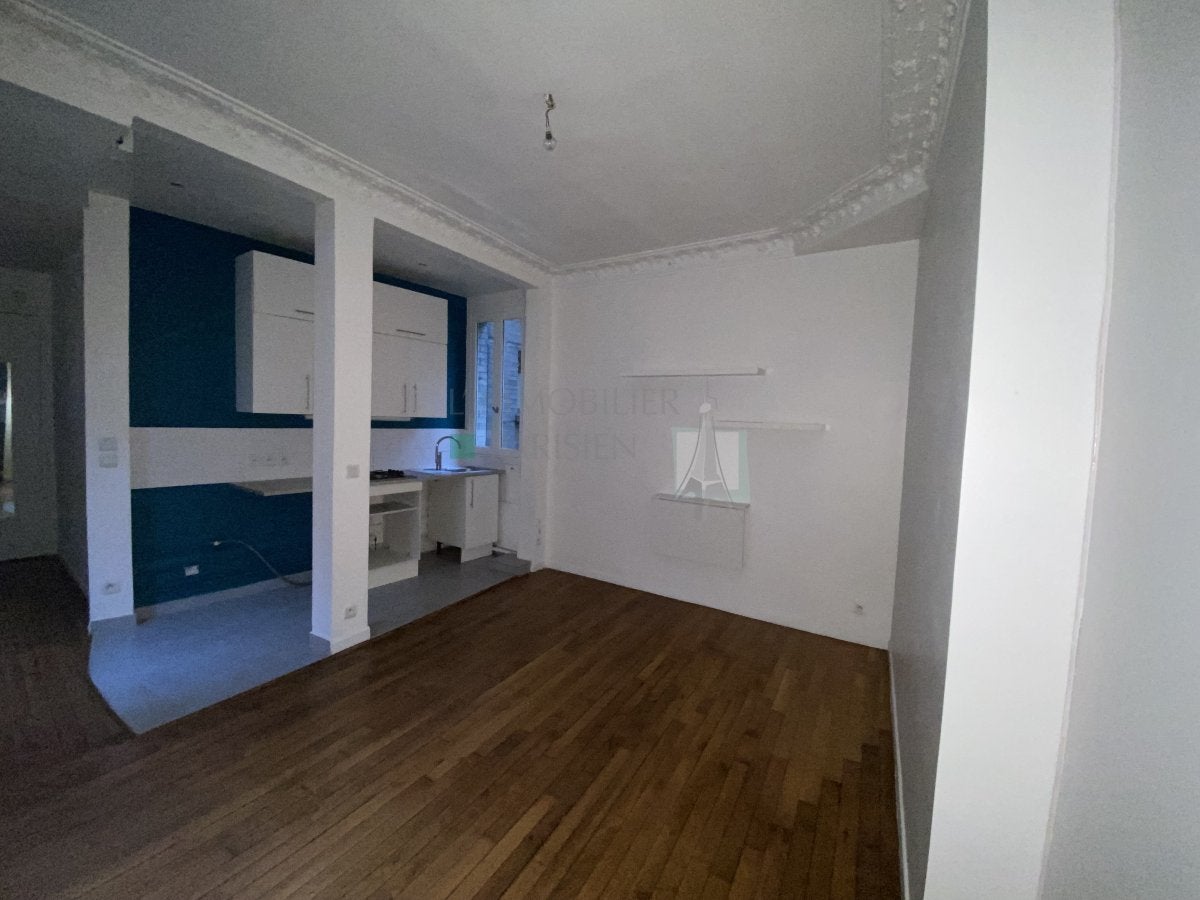 Appartement Rue du Mont Cenis à Paris