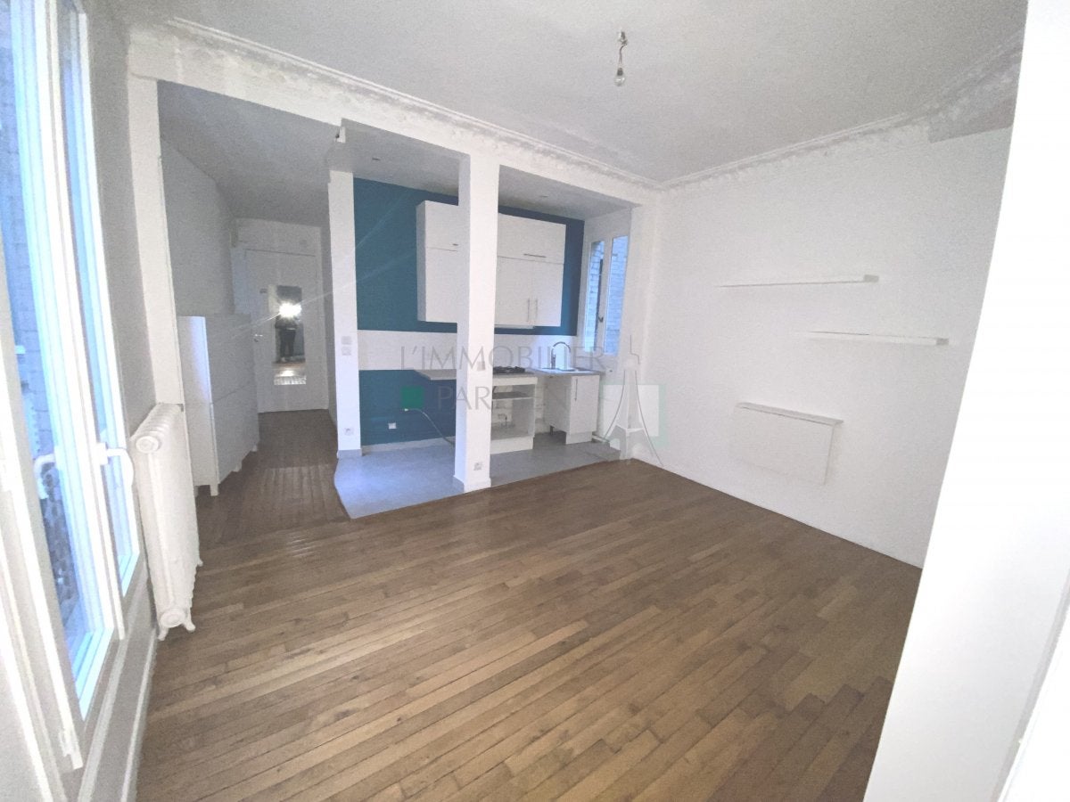 Appartement Rue du Mont Cenis à Paris