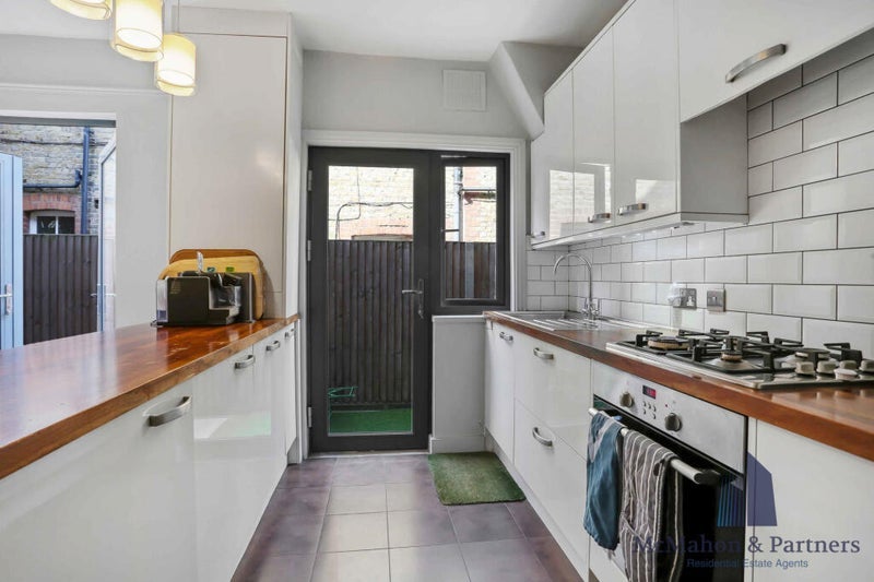 Room Trouville Road in Greater London