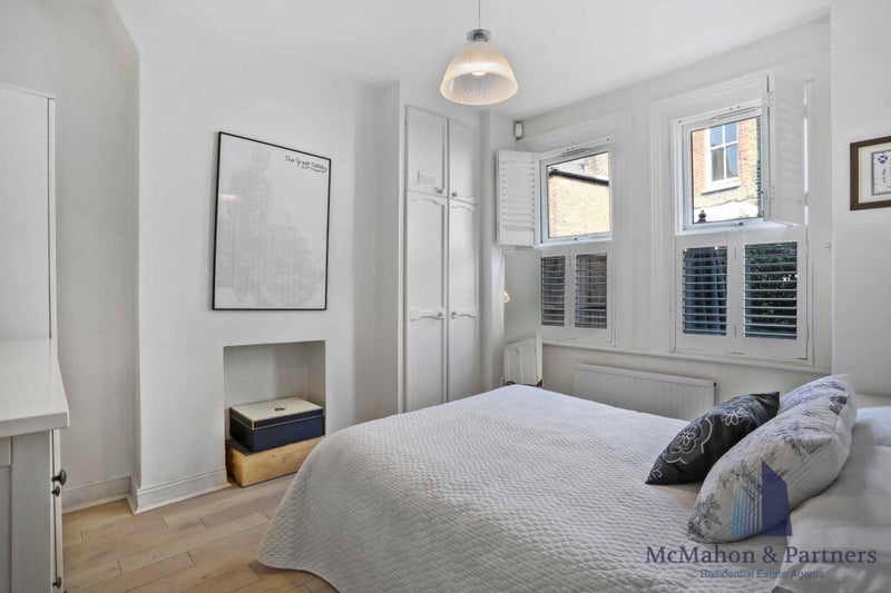 Room Trouville Road in Greater London