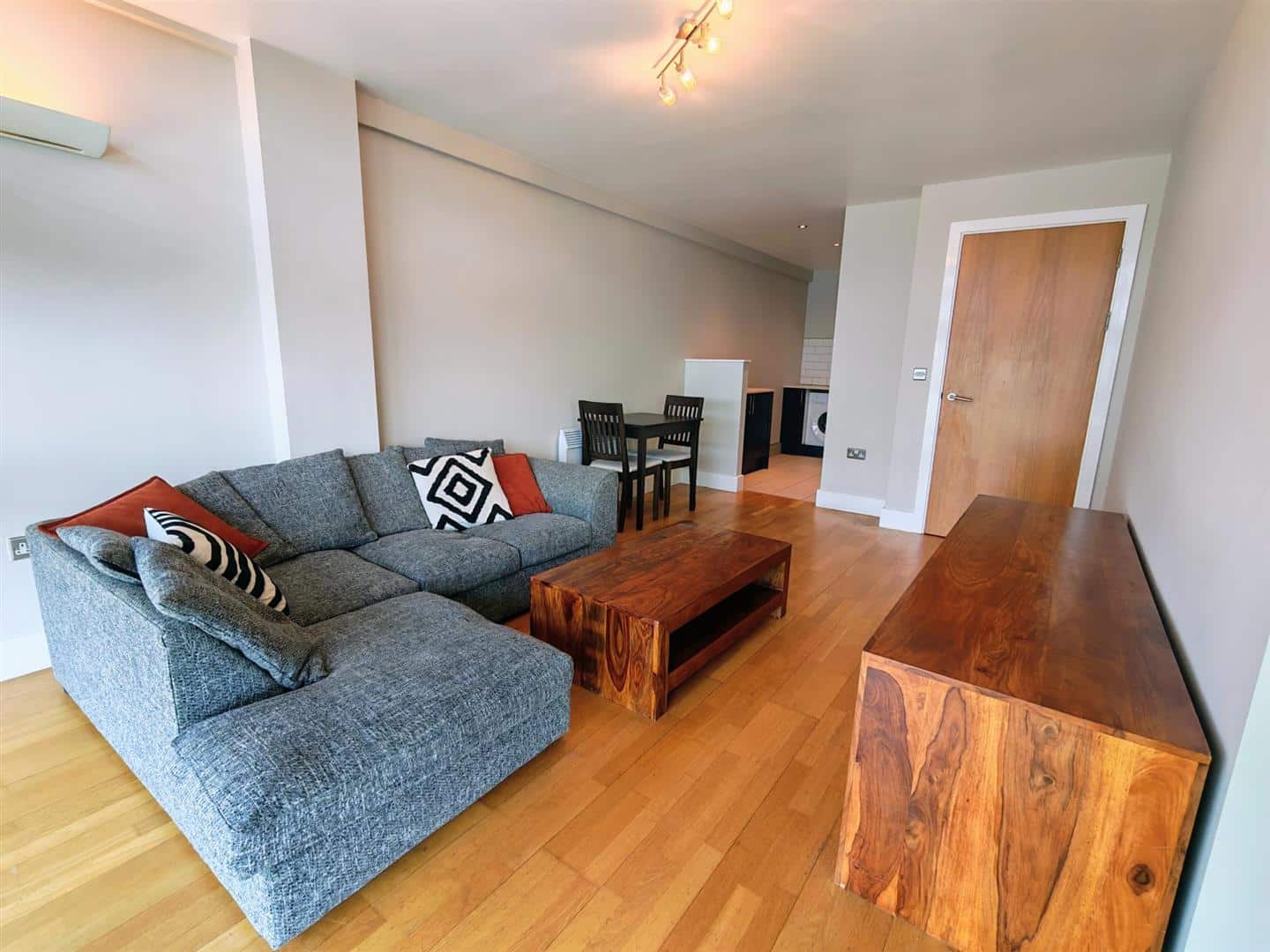 Flat Great Crosshall Street in Liverpool