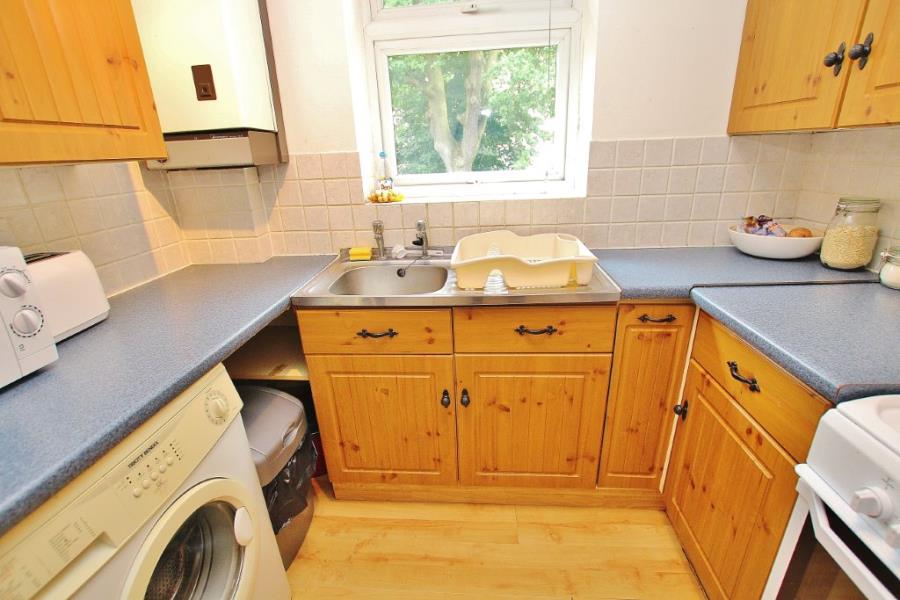 Flat Inkerman Road in Woking