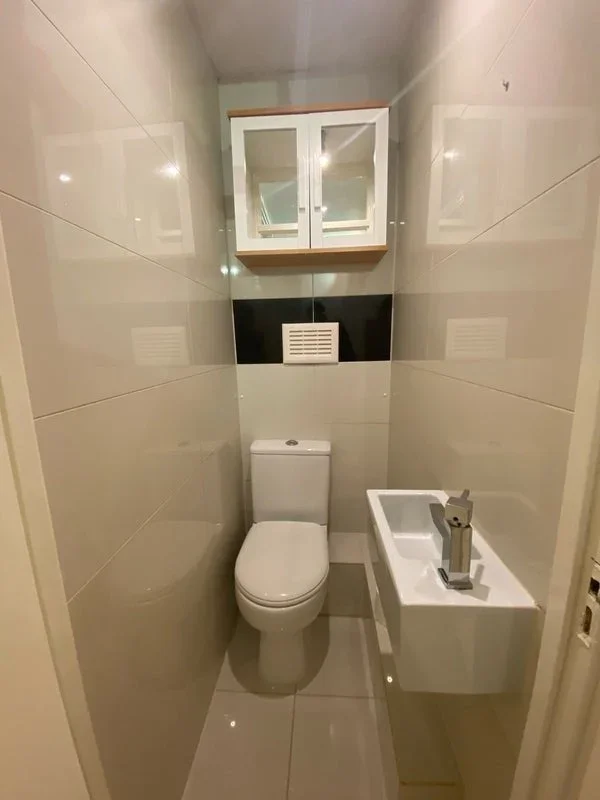 Room Vauxhall Bridge Road in City of Westminster