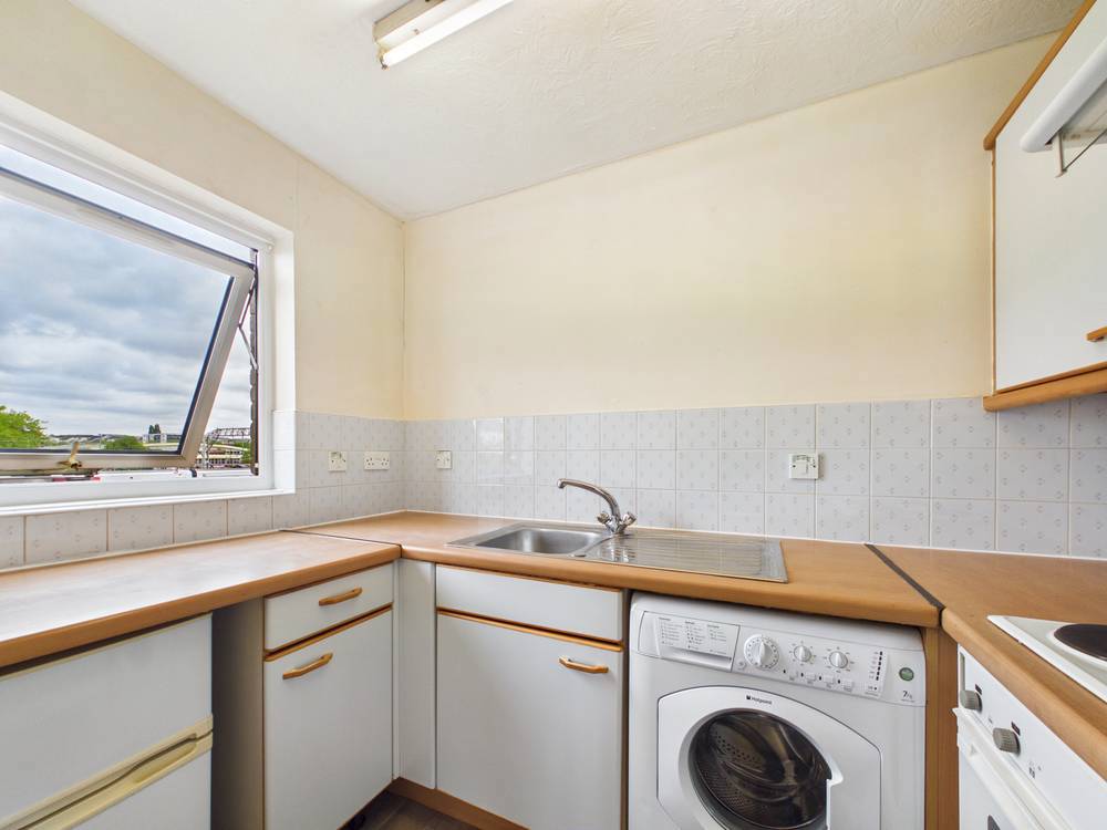 Flat Claremont Heights in Colchester