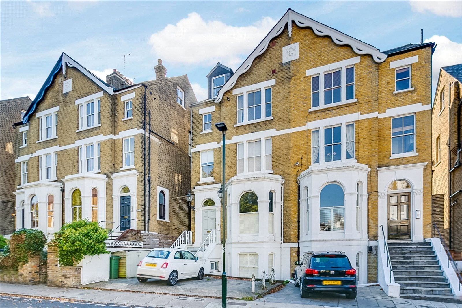Flat Onslow Road in Greater London