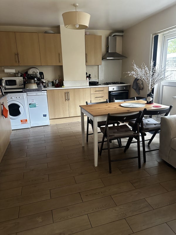 Room St John's Road in Greater London