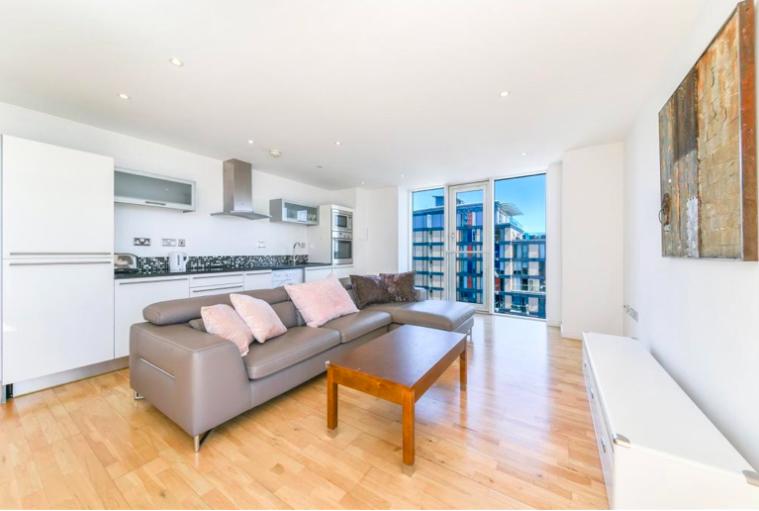 Flat Millharbour in Greater London