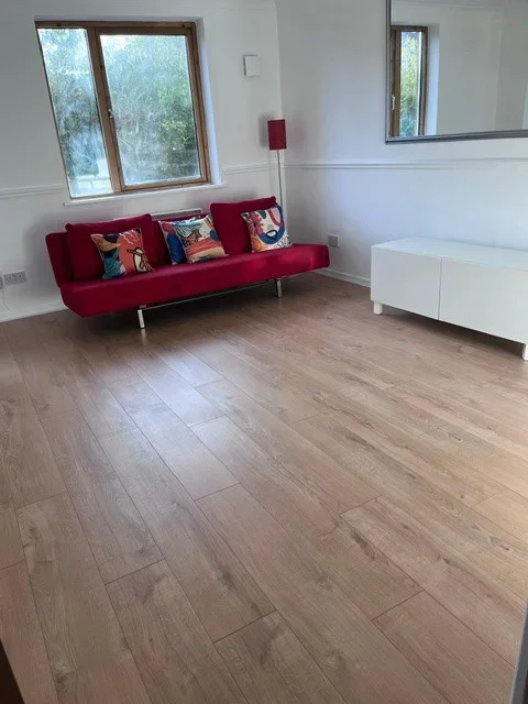 Flat Cremer Street in Greater London