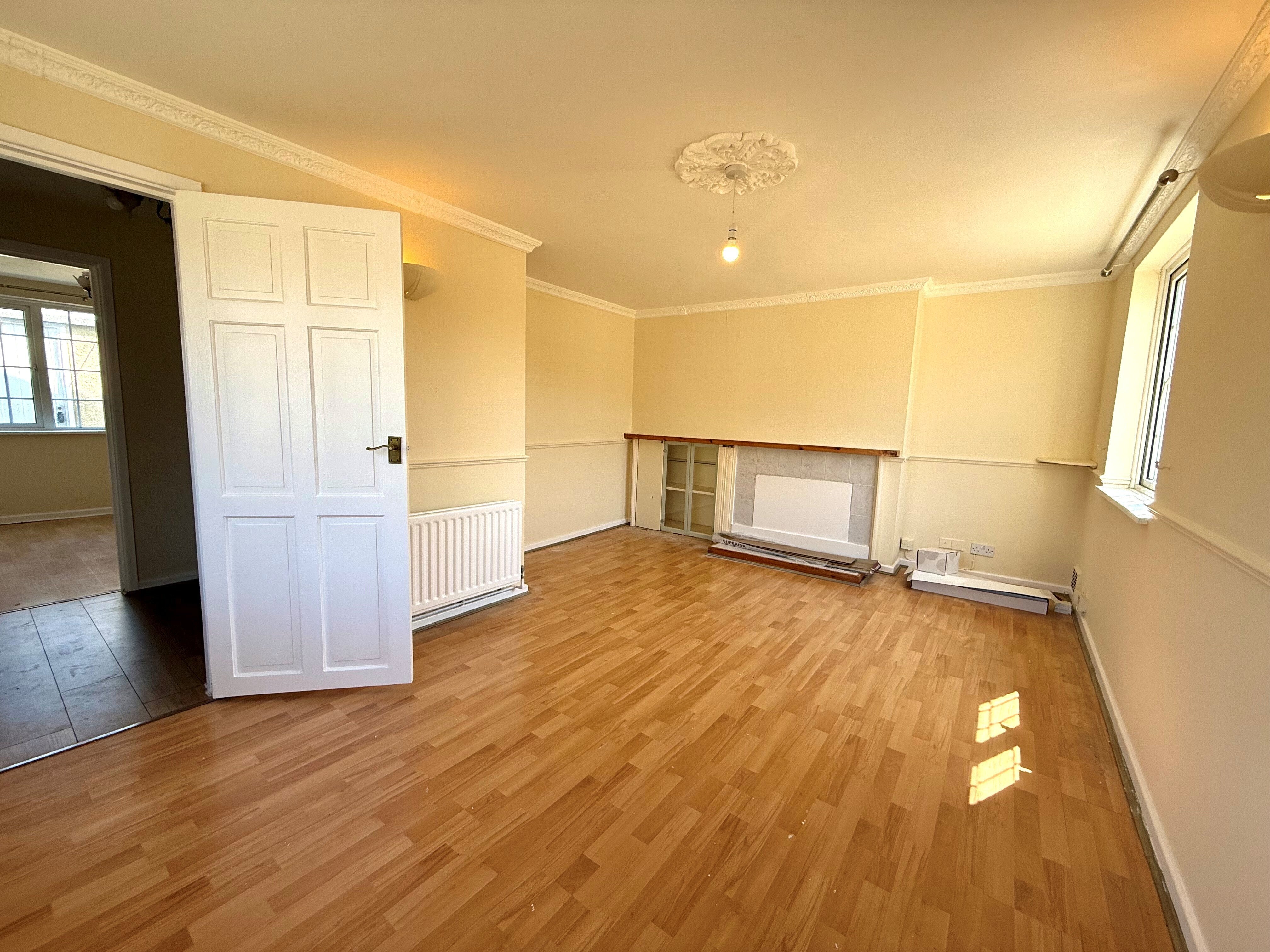 Flat Plantation Drive in Greater London
