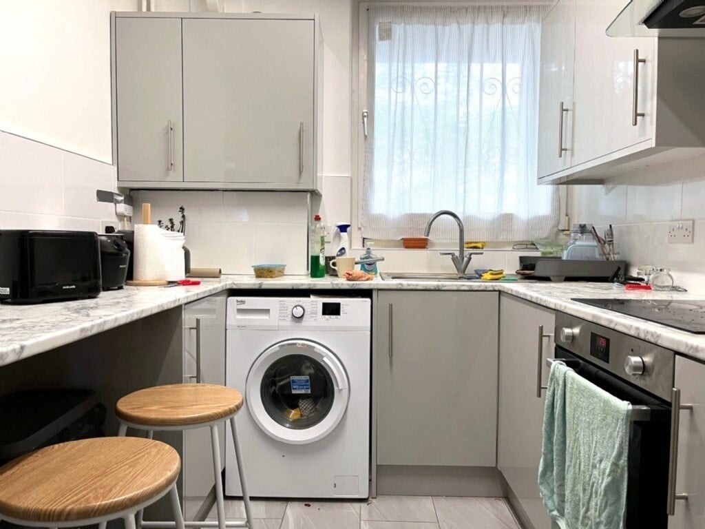 Flat Stanhope Street in Greater London