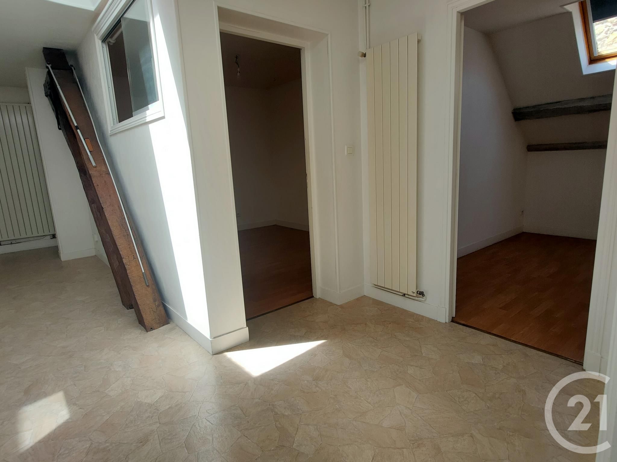 Appartement Rue Du Pressoir à Châteauneuf-Val-de-Bargis