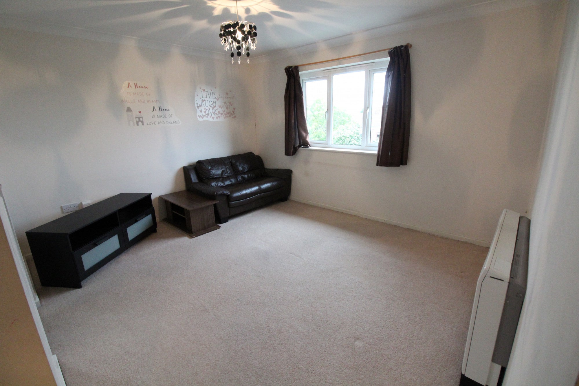 Flat Fellowes Road in Peterborough