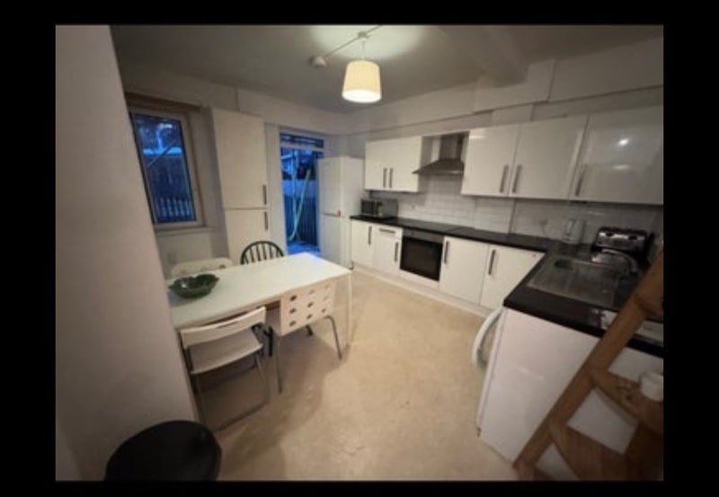 Room Tanner Street in Greater London