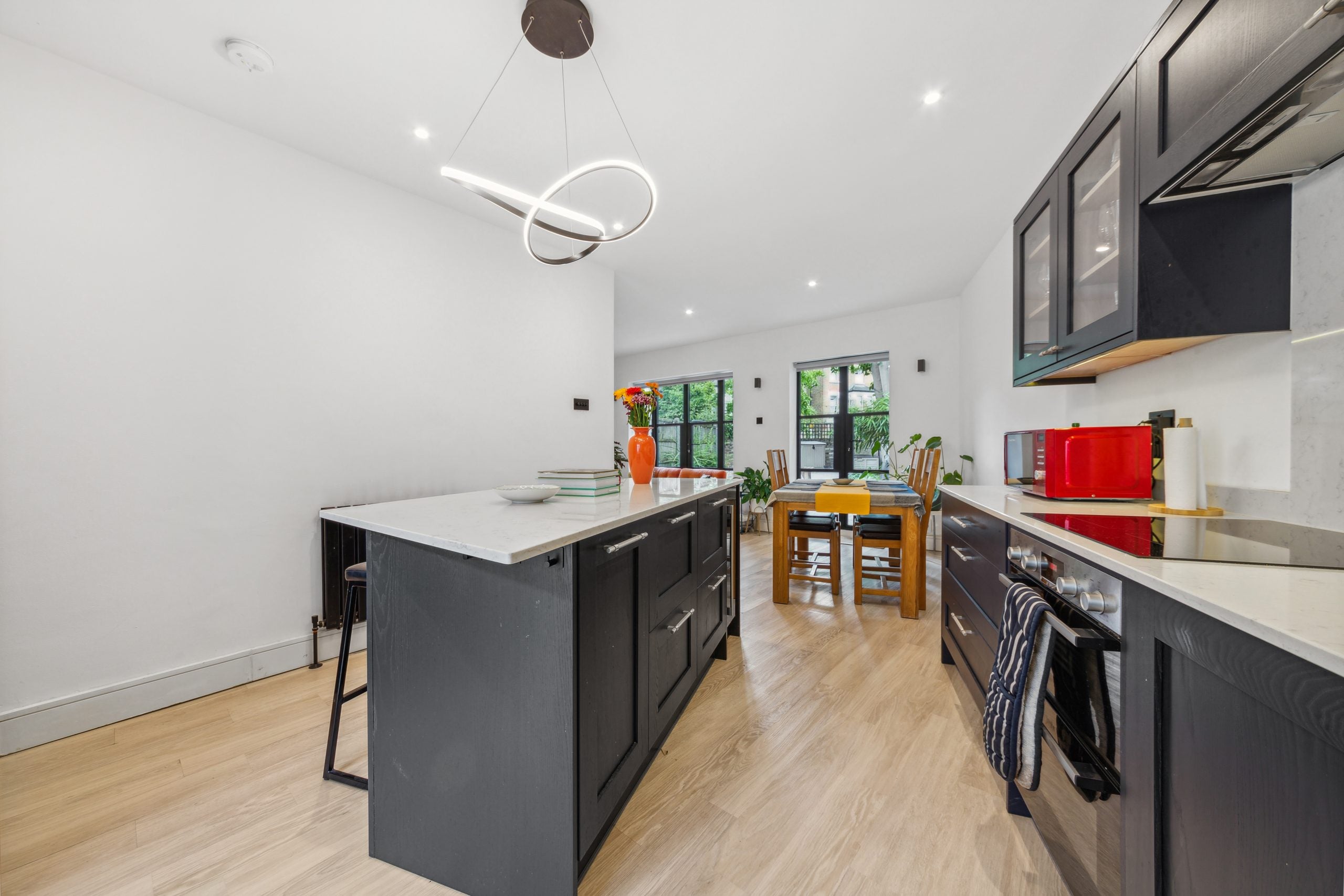 Flat Grosvenor Road in Greater London