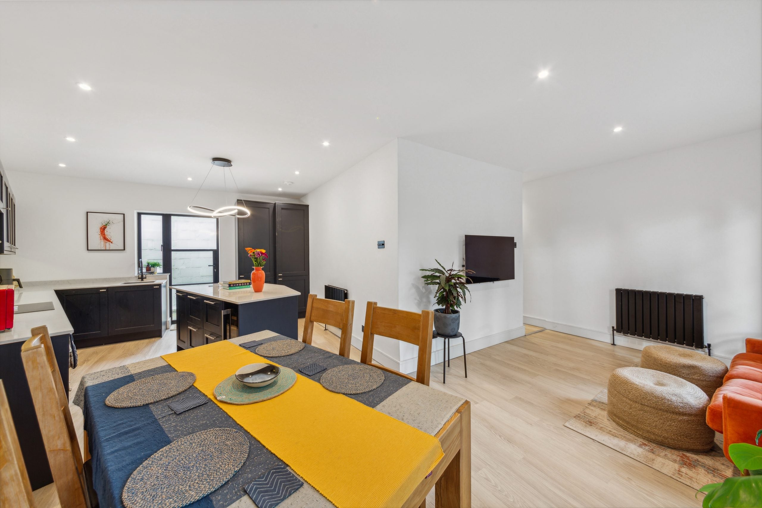 Flat Grosvenor Road in Greater London