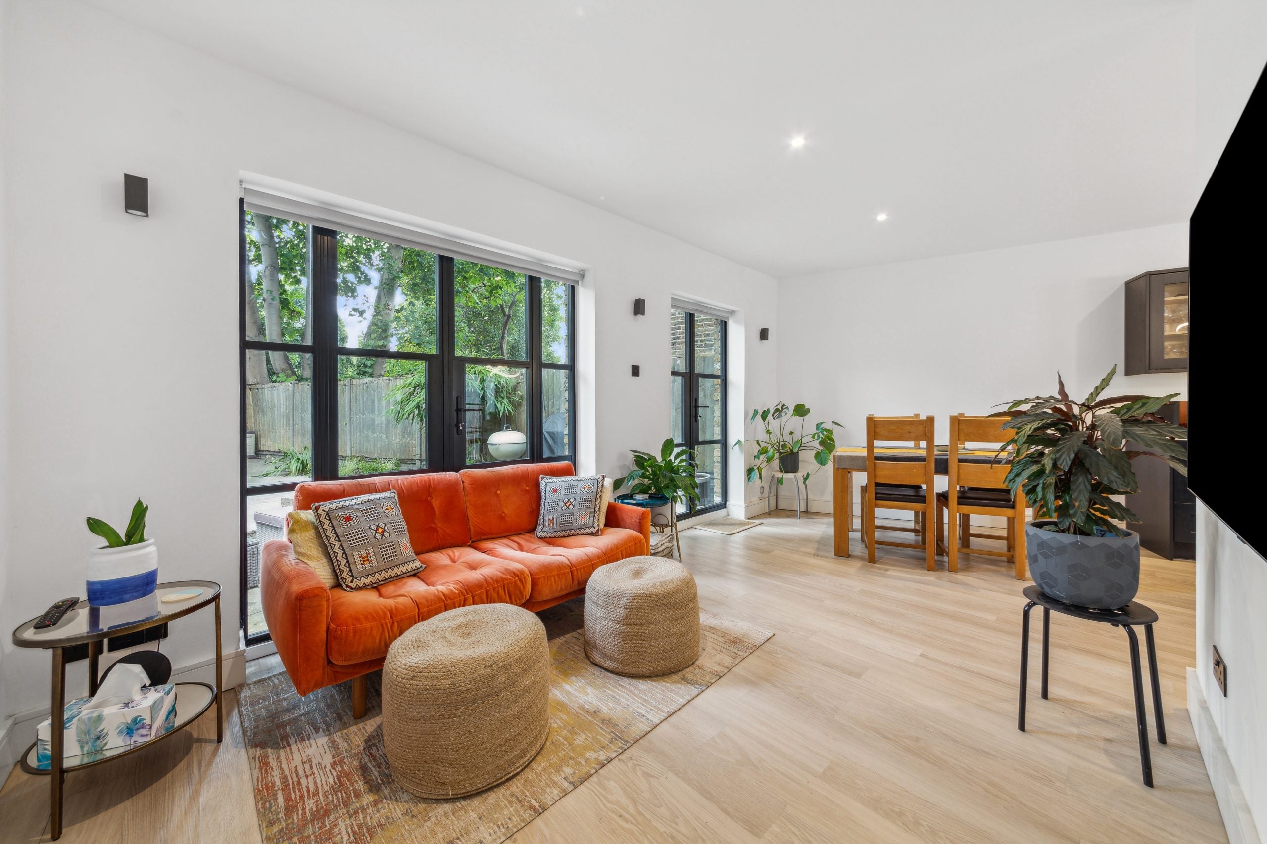 Flat Grosvenor Road in Greater London