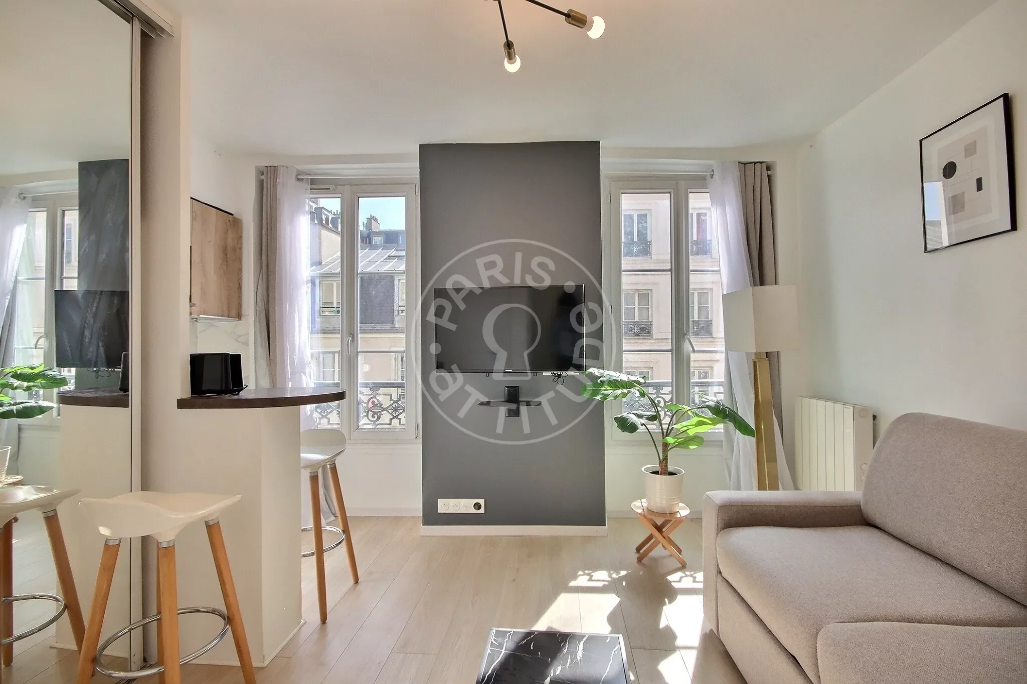 Flat Rue du Faubourg du Temple in Paris