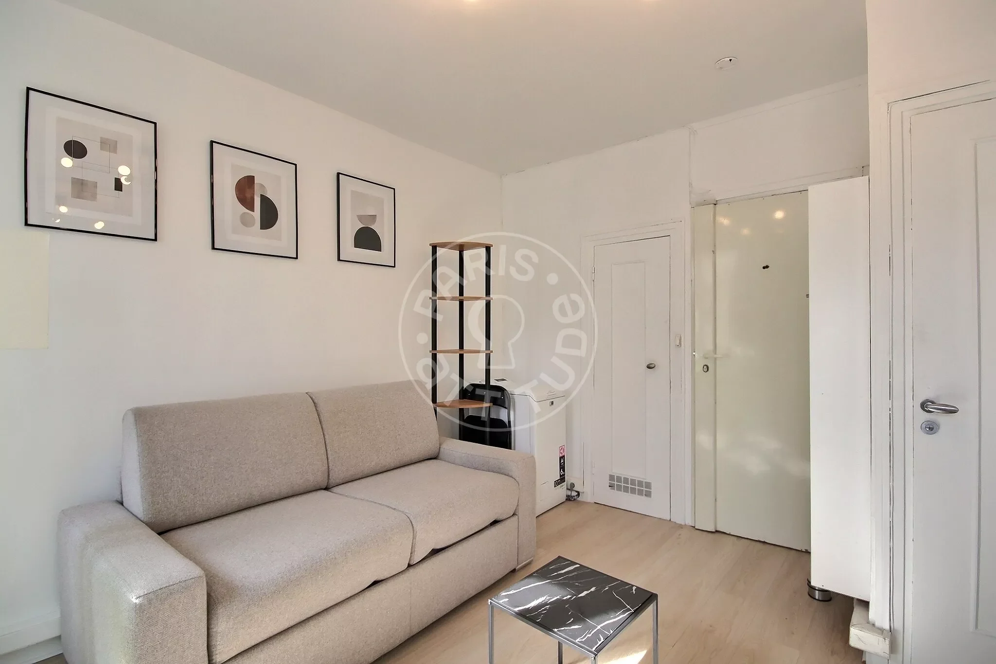 Flat Rue du Faubourg du Temple in Paris