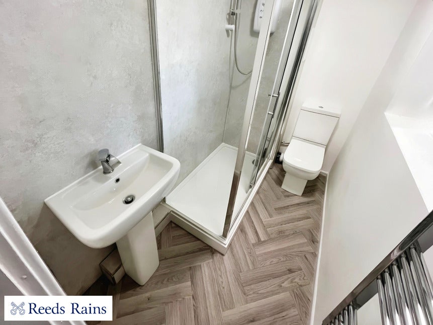 Flat Gloucester Grange in Newcastle-under-Lyme