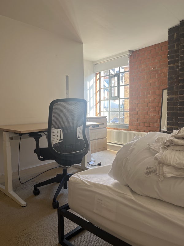 Room Gower's Walk in Greater London