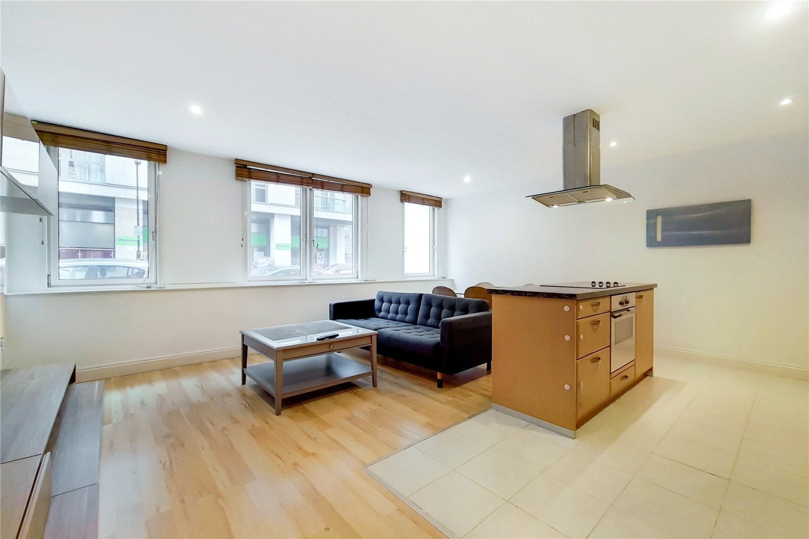 Flat Winchester Mews in Greater London