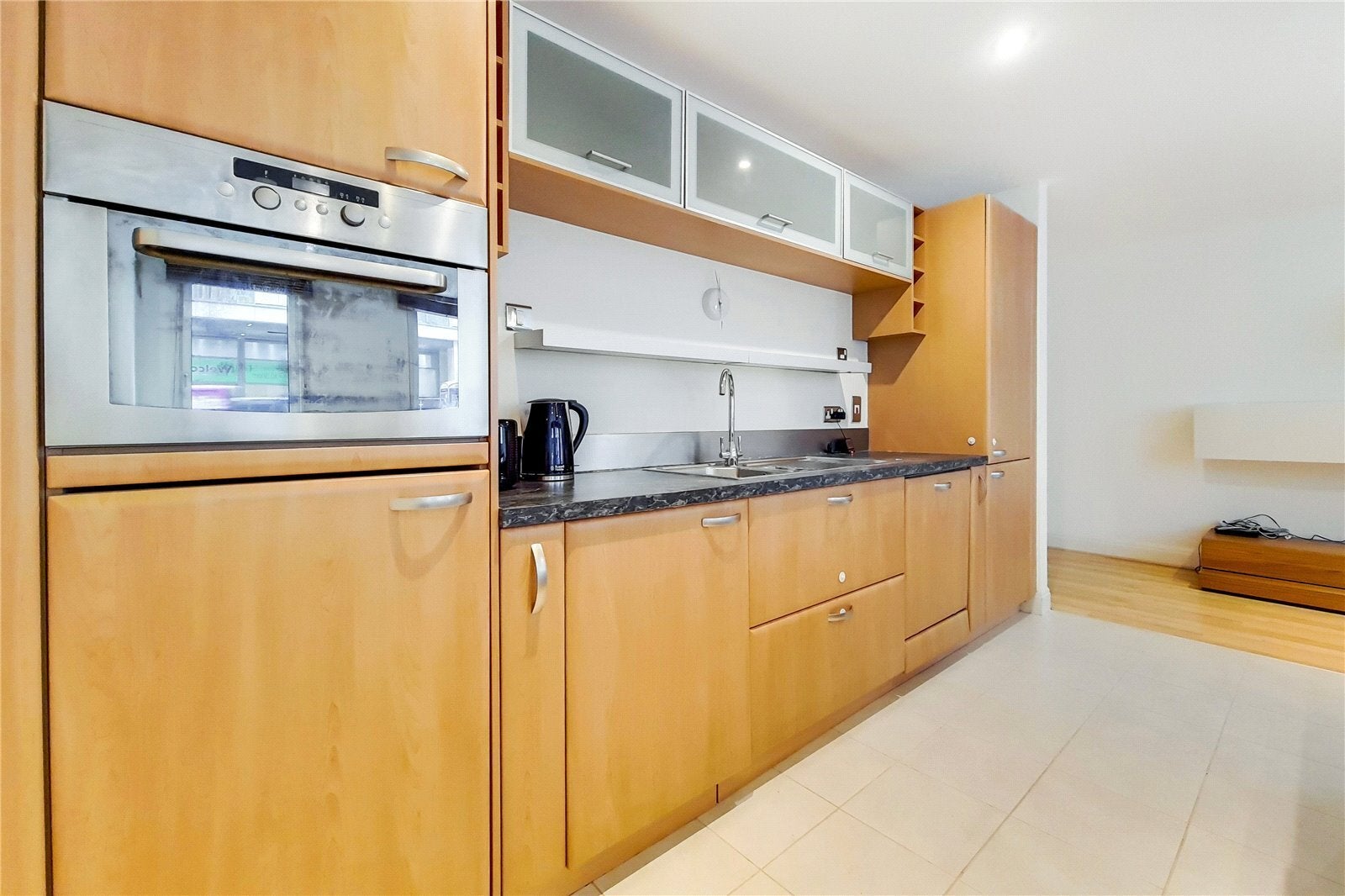 Flat Winchester Mews in Greater London