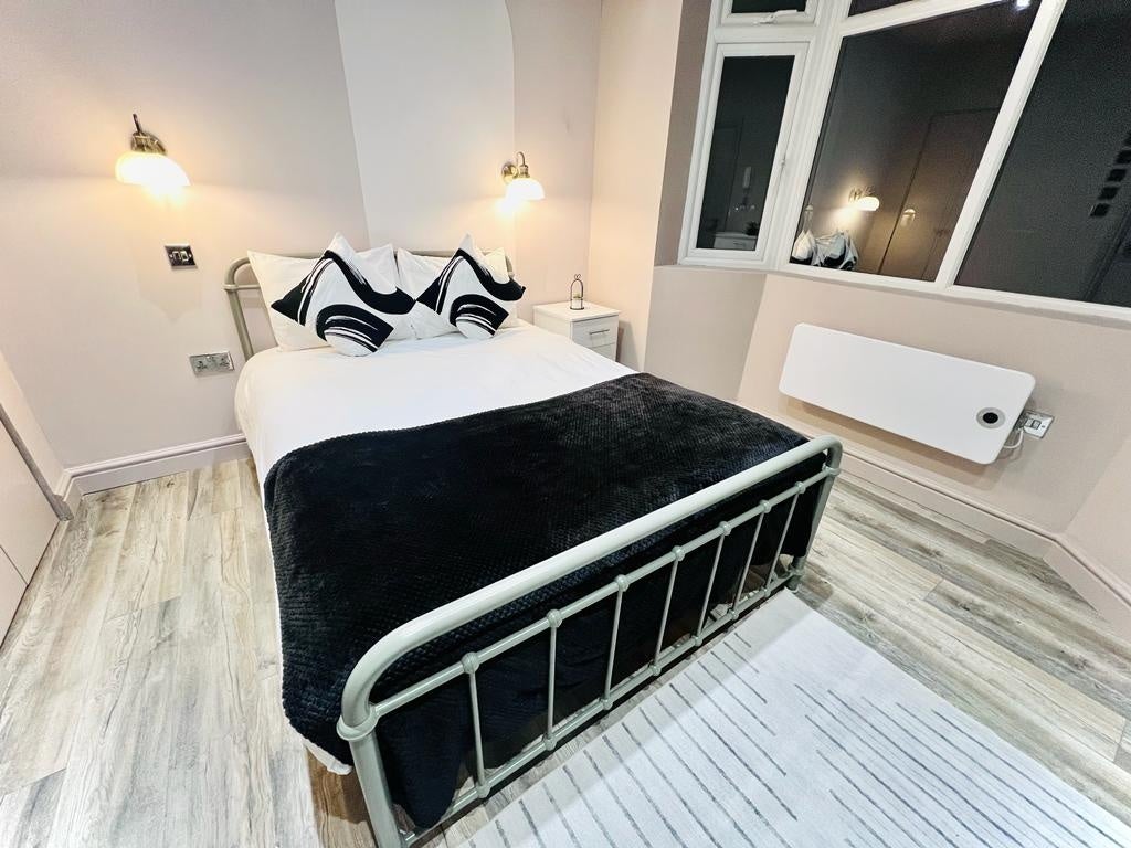 Room Milborough Crescent in Greater London