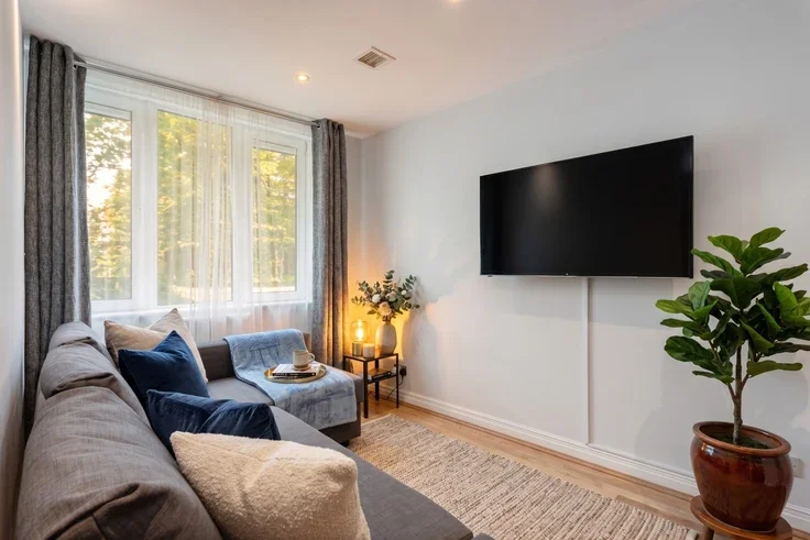 Flat Hunt's Court in City of Westminster