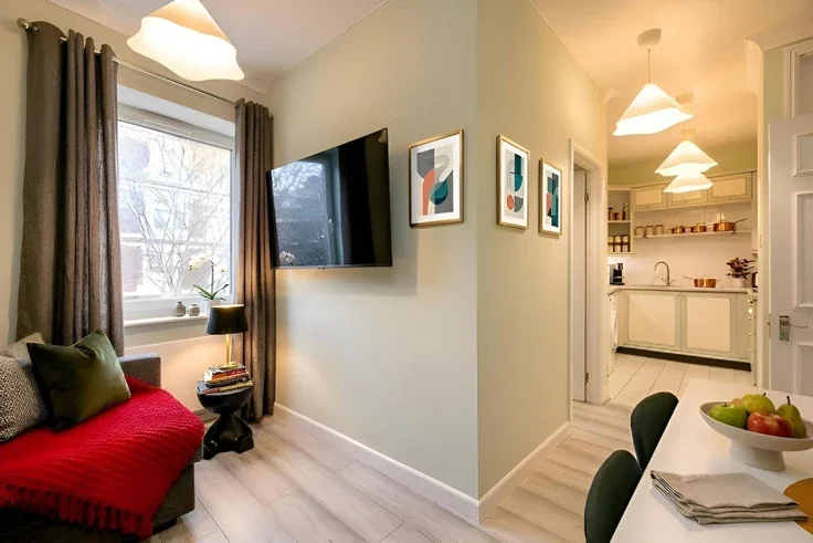 Flat Hunt's Court in City of Westminster