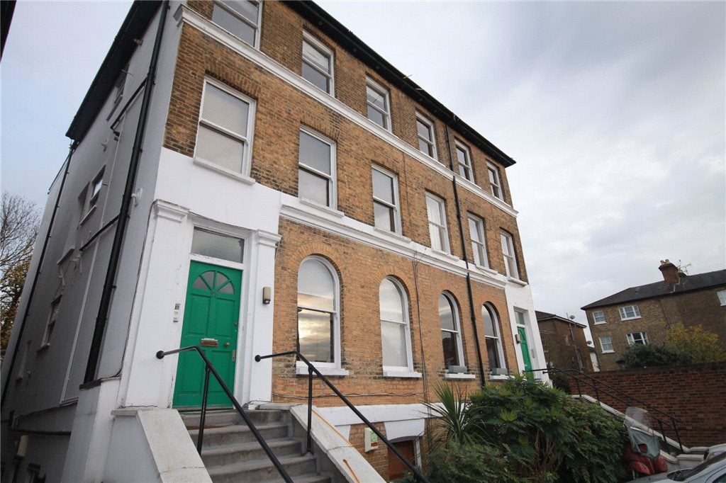 Flat Windsor Road in Greater London